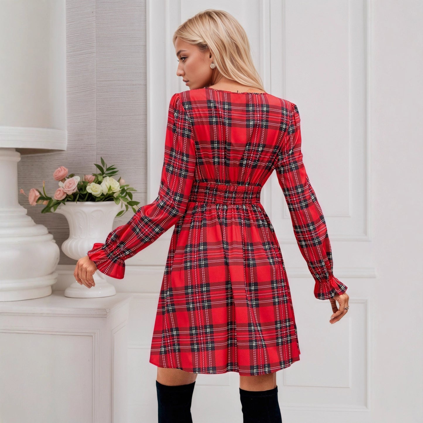 Robe Noël Lumière™ – Col V & Manches Lanternes à Motif Carreaux